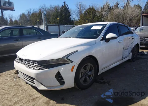 2022 Kia K5 Lxs z USA, uszkodzony, nr VIN 5XXG14J21NG084175